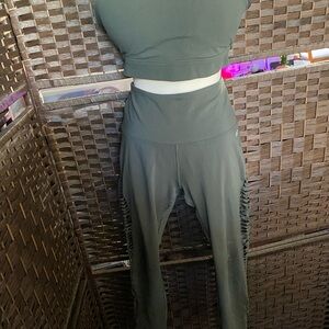 Lorna Jane Dark Green Women's Leggings Set